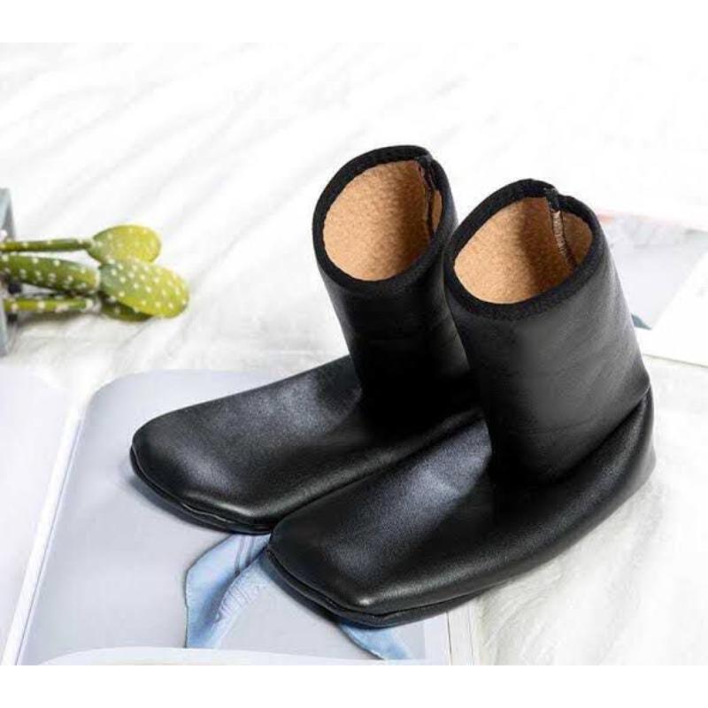 Unisex Ankle Length Socks – 1 Pc Warm Rexine Material for Ultimate Comfort